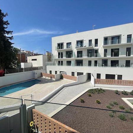 Apartamento New Beside Sitges With Pool Beside Beach Vilanova i la Geltrú Exterior foto