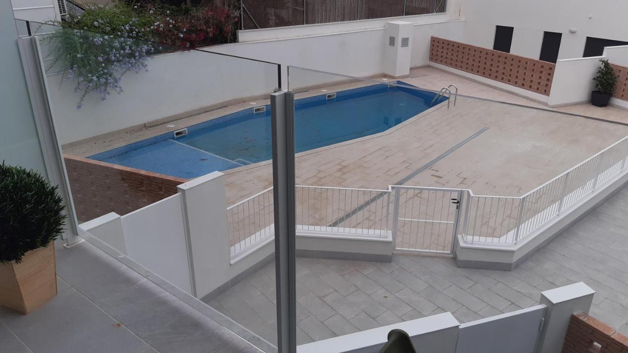 Apartamento New Beside Sitges With Pool Beside Beach Vilanova i la Geltrú Exterior foto