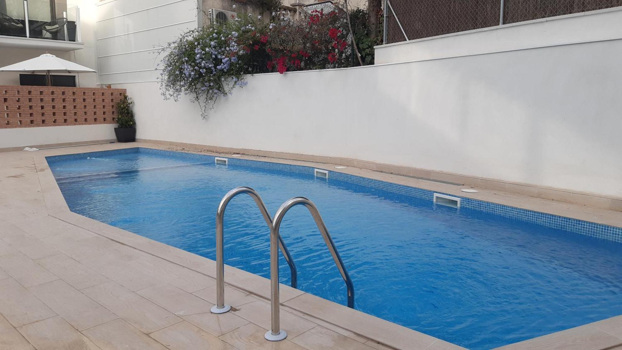 Apartamento New Beside Sitges With Pool Beside Beach Vilanova i la Geltrú Exterior foto