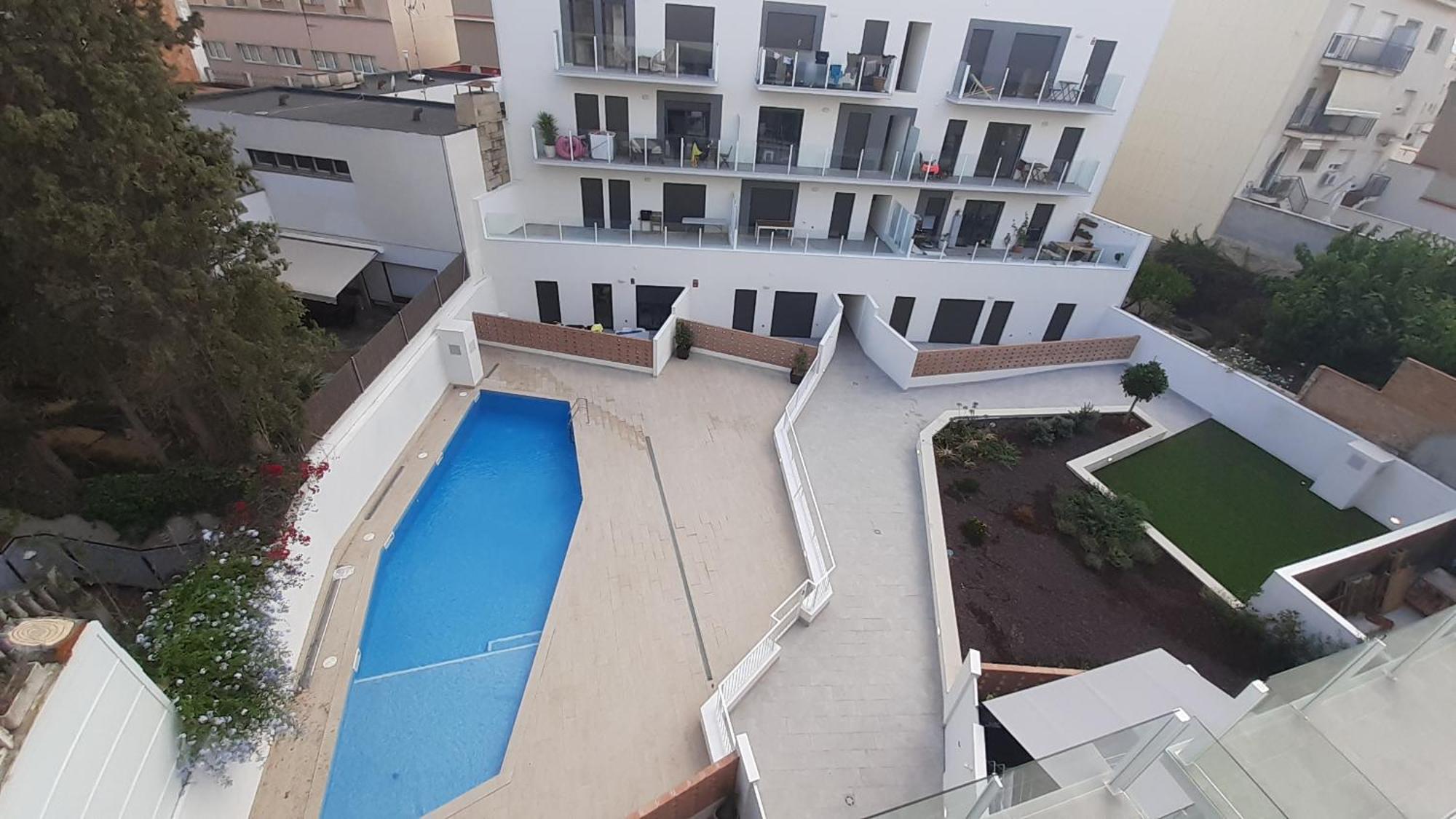 Apartamento New Beside Sitges With Pool Beside Beach Vilanova i la Geltrú Exterior foto