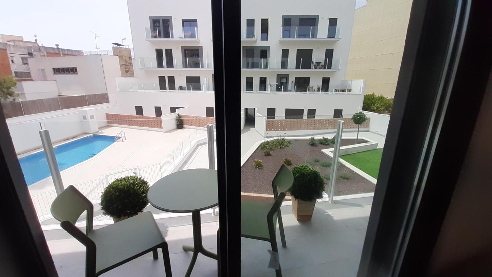 Apartamento New Beside Sitges With Pool Beside Beach Vilanova i la Geltrú Exterior foto